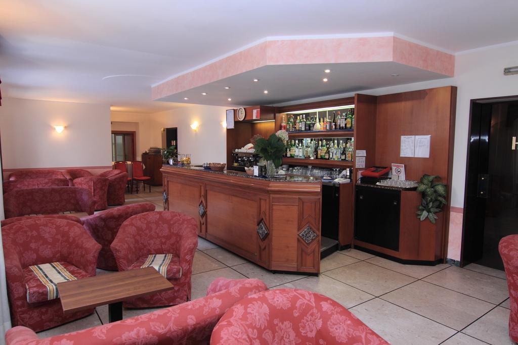 Hotel Piemonte Lanzo Torinese Exterior photo